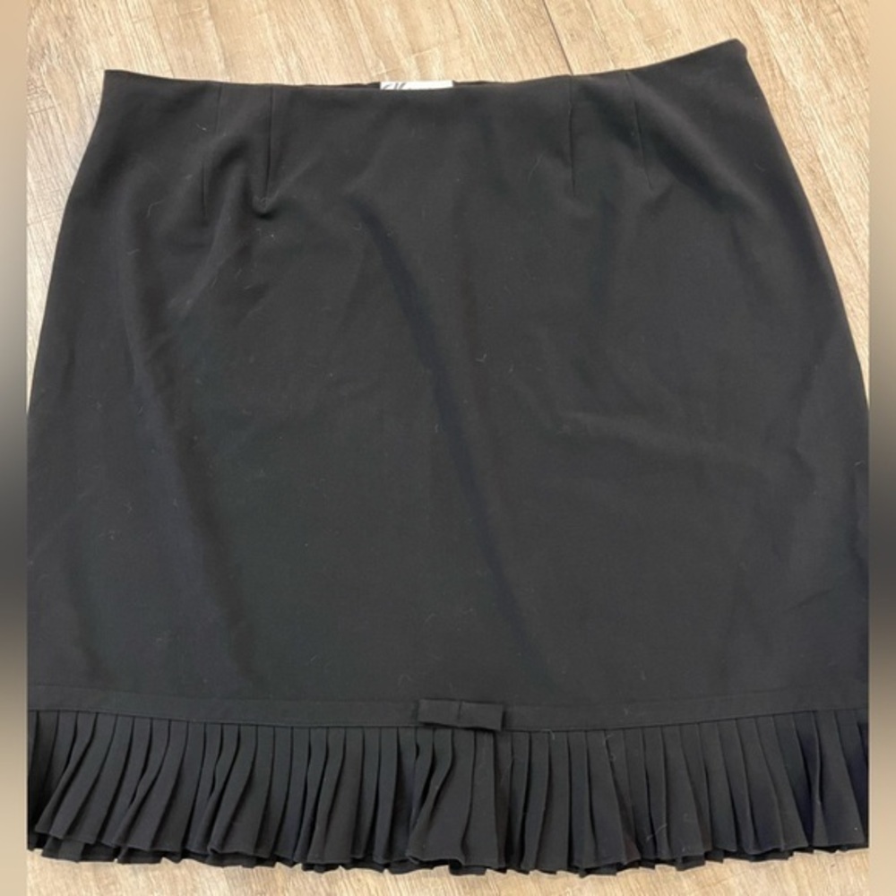dressbarn Black Mini Skirt with Pleated Hem 20W - Picture 1 of 15